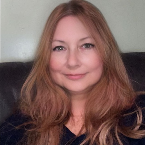 Meet your Posher, Barbara Posh Ambassador - Picture 3 of 5